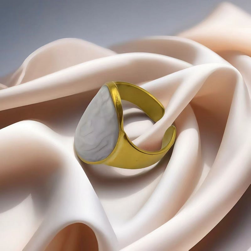 Selling Retro Ring, Oil-Dropping Gemstone Ring, Niche Women'S High-End Versatile Titanium Steel Non-Fading Hand Jewelry - Image 3